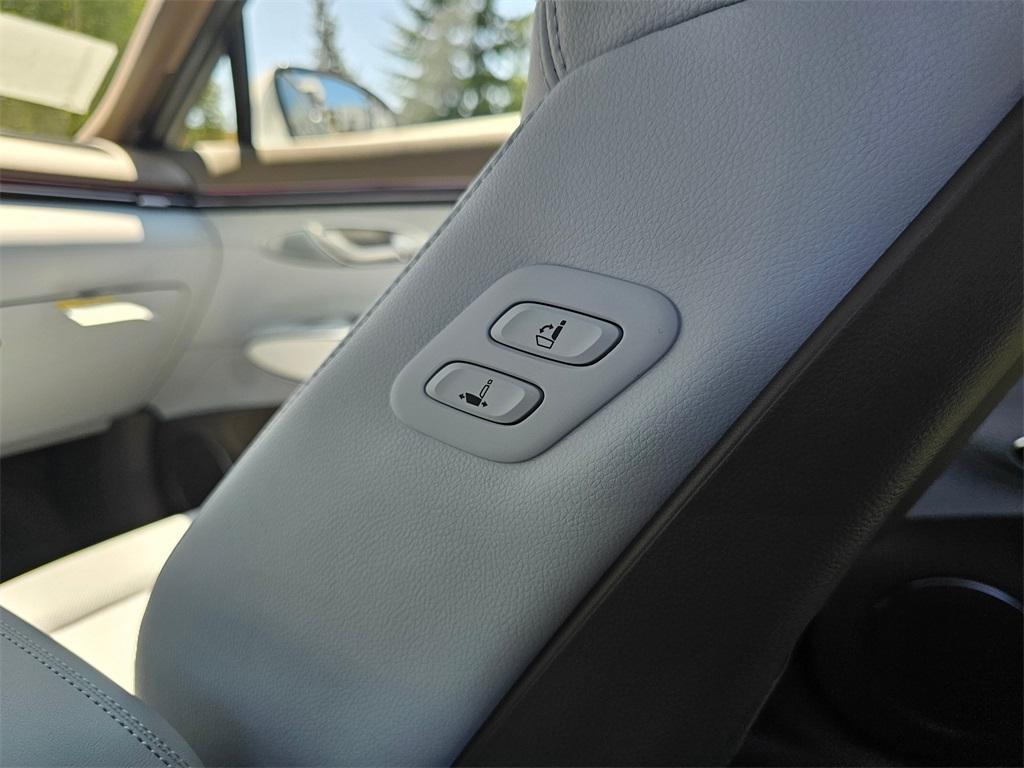 new 2026 Genesis GV70 car
