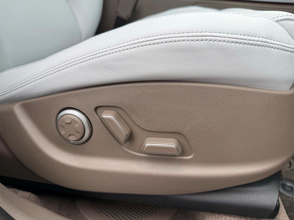 new 2026 Genesis GV70 car