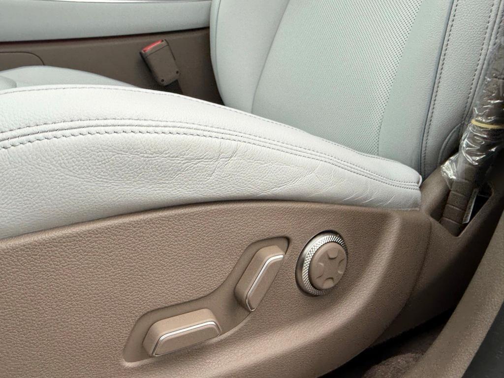 new 2026 Genesis GV70 car