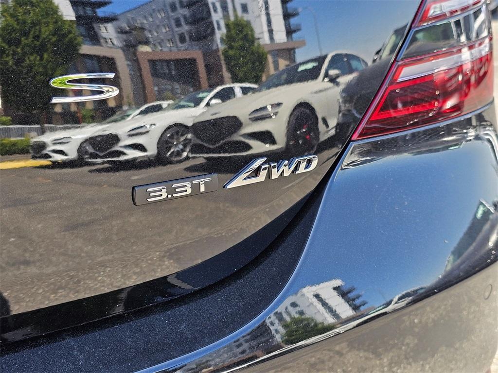 new 2025 Genesis G70 car, priced at $58,275
