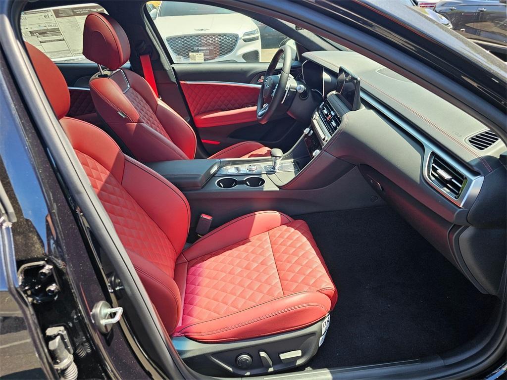 new 2025 Genesis G70 car, priced at $58,275