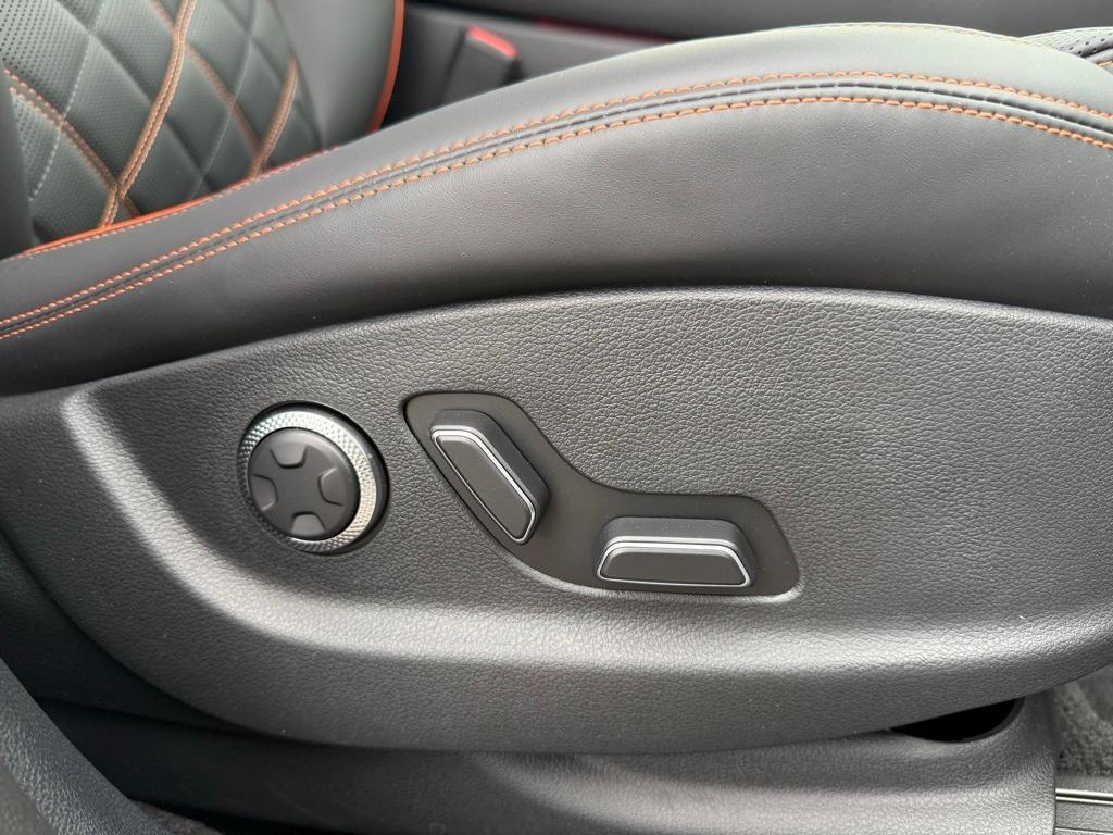 new 2026 Genesis GV70 car