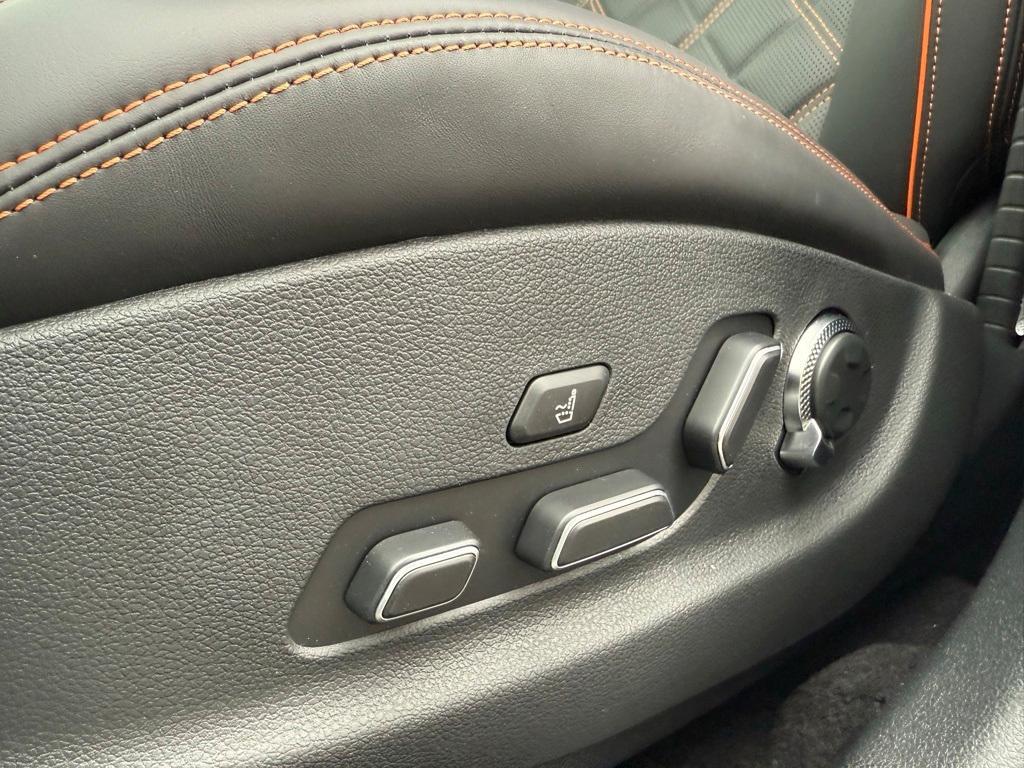 new 2026 Genesis GV70 car