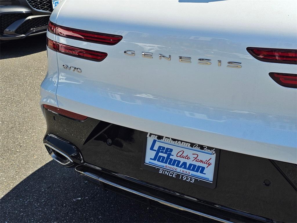 new 2026 Genesis GV70 car