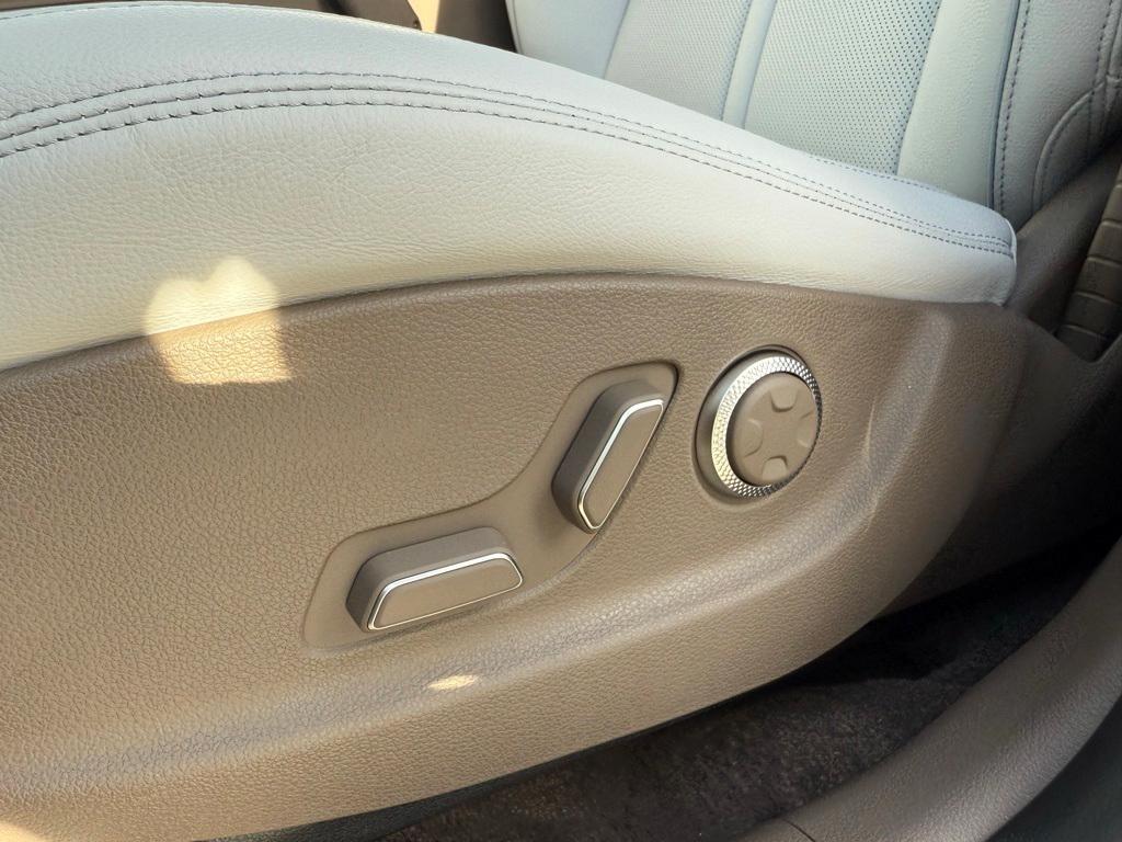 new 2026 Genesis Electrified GV70 car
