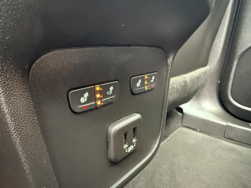 used 2022 Chevrolet Equinox car, priced at $24,999