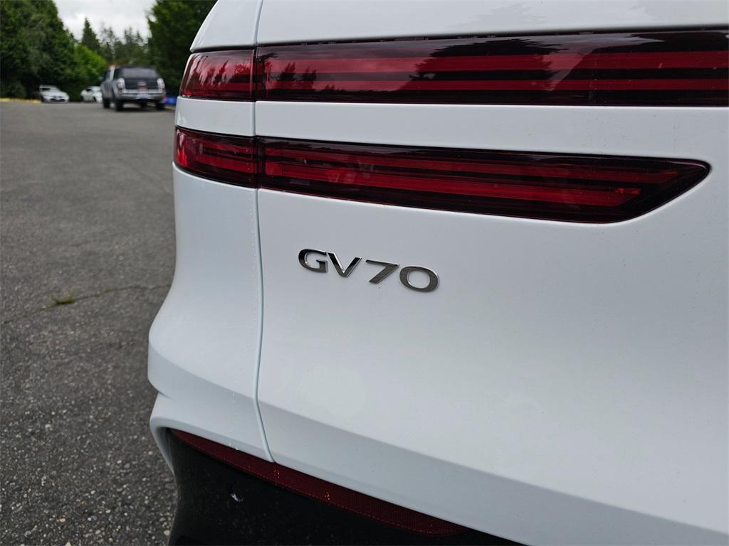 new 2026 Genesis GV70 car