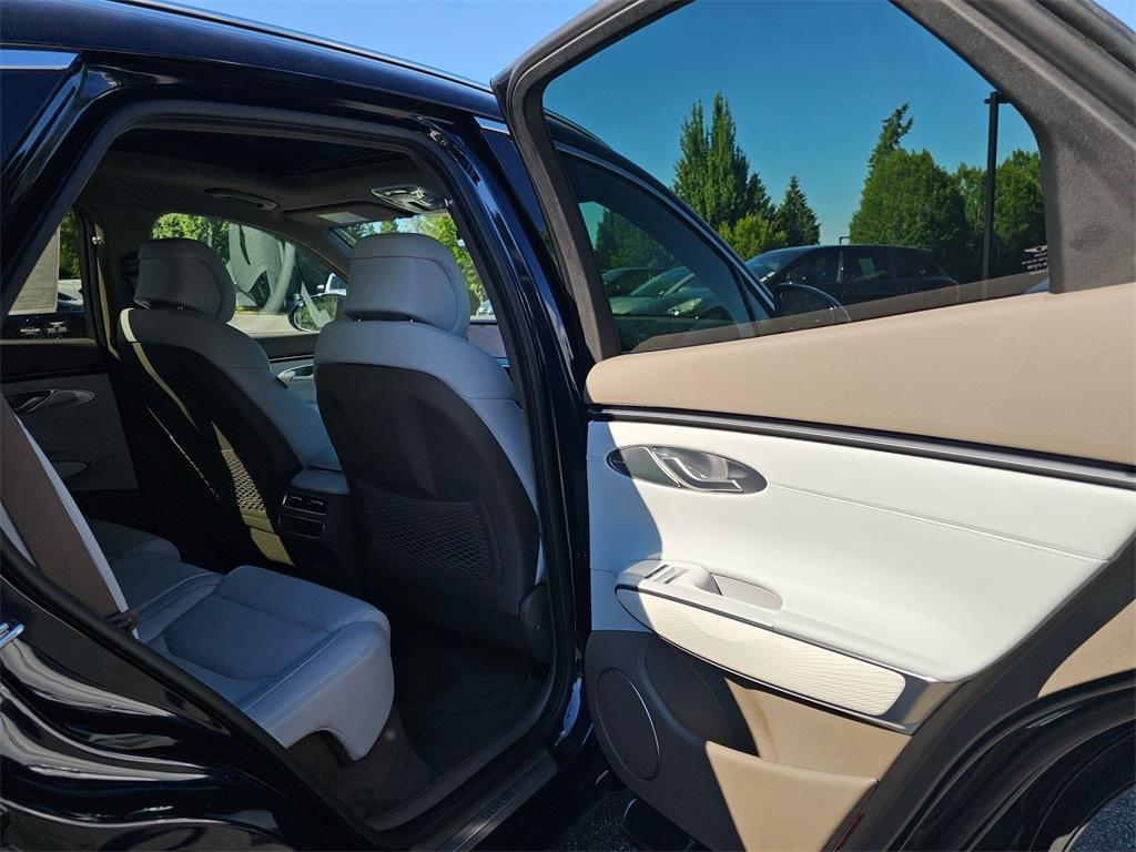 new 2026 Genesis GV70 car