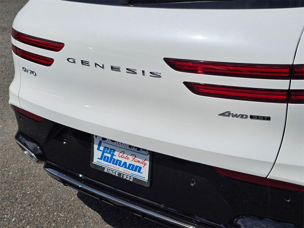 new 2026 Genesis GV70 car