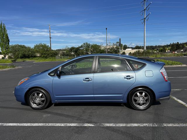 used 2007 Toyota Prius car, priced at $7,500