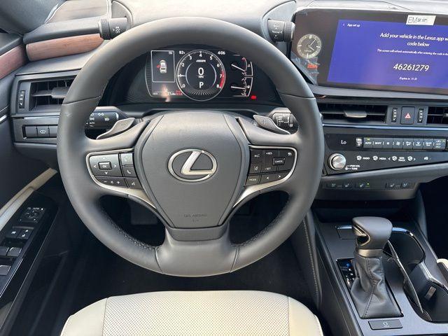 new 2025 Lexus ES 350 car, priced at $50,170