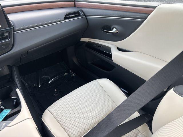 new 2025 Lexus ES 350 car, priced at $50,889