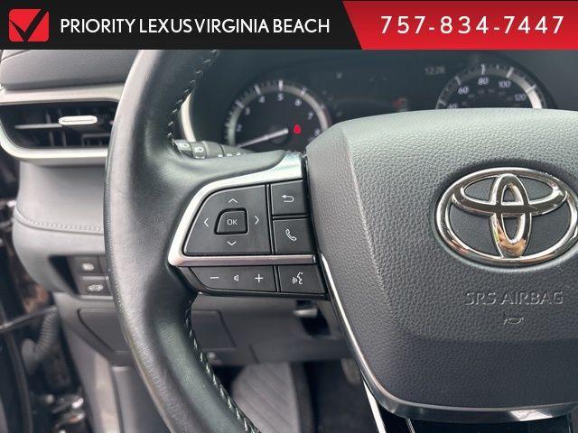 used 2021 Toyota Highlander car, priced at $33,597