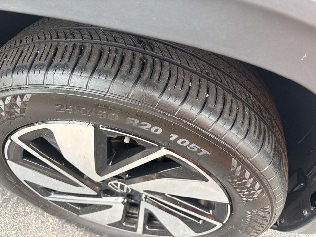 used 2024 Volkswagen Atlas car, priced at $33,819