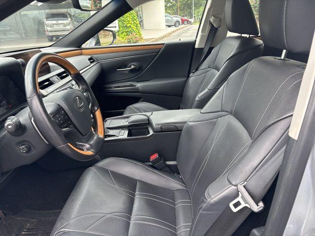 used 2019 Lexus ES 300h car, priced at $31,930