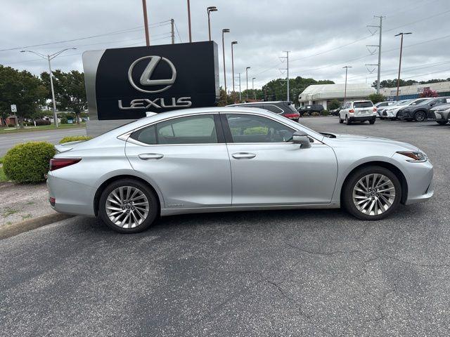 used 2019 Lexus ES 300h car, priced at $31,930