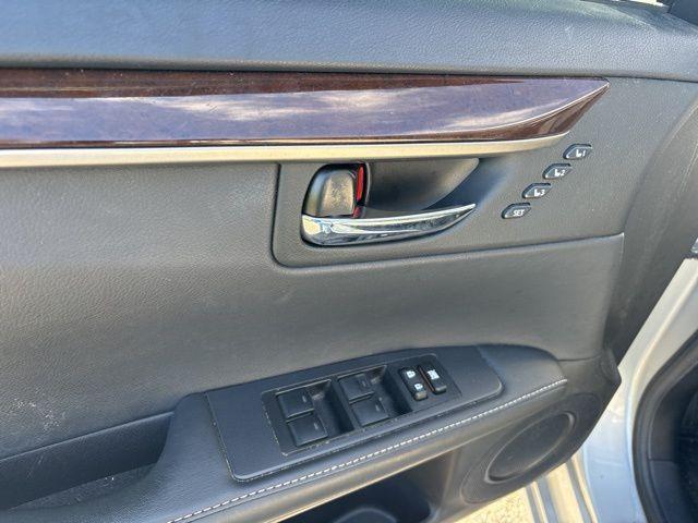 used 2013 Lexus ES 350 car, priced at $18,994