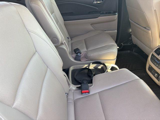 used 2022 Honda Pilot car, priced at $32,774