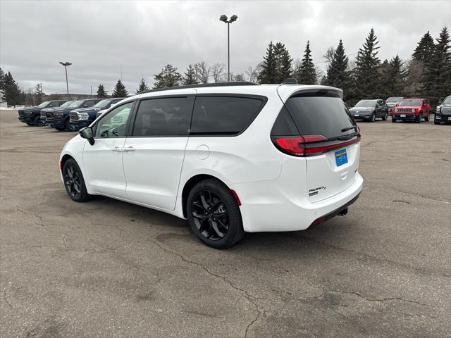 new 2024 Chrysler Pacifica car, priced at $53,030