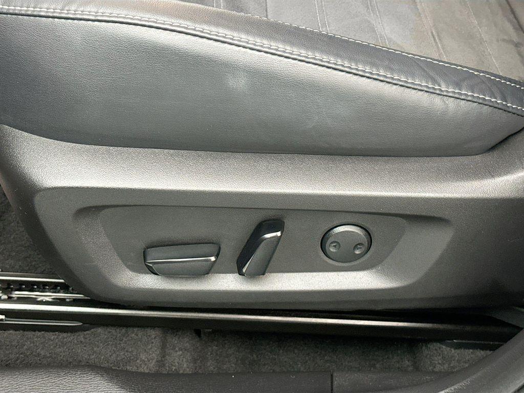 used 2023 Mitsubishi Outlander PHEV car, priced at $28,980