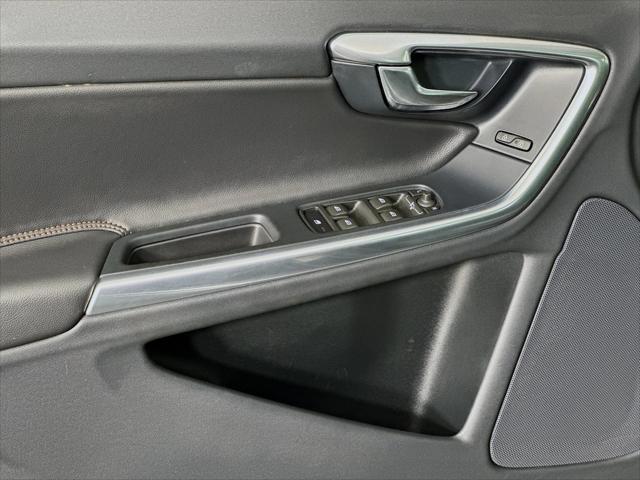 used 2015 Volvo V60 Cross Country car, priced at $15,980