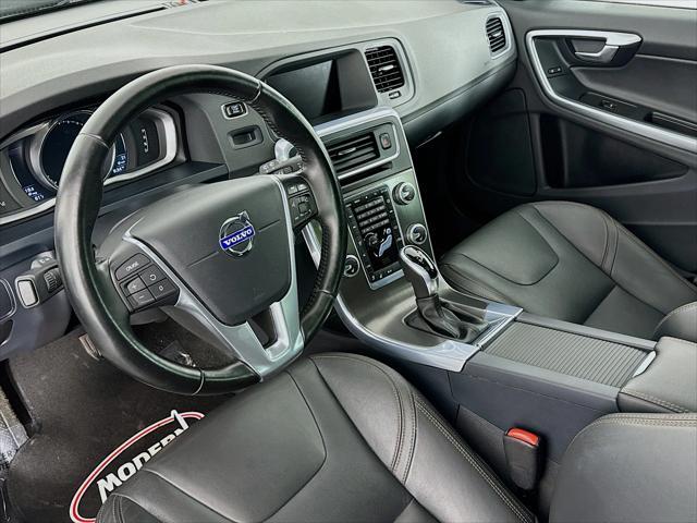 used 2015 Volvo V60 Cross Country car, priced at $15,980