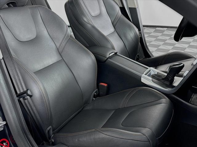 used 2015 Volvo V60 Cross Country car, priced at $15,980