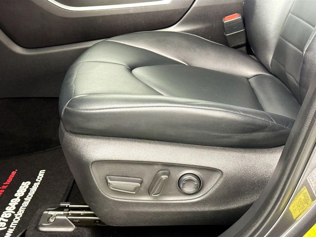 used 2022 Toyota Highlander car, priced at $34,980