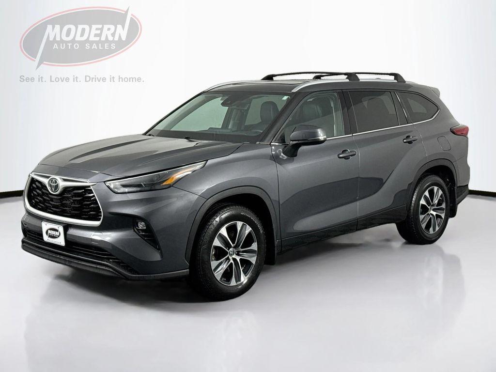 used 2022 Toyota Highlander car, priced at $34,980