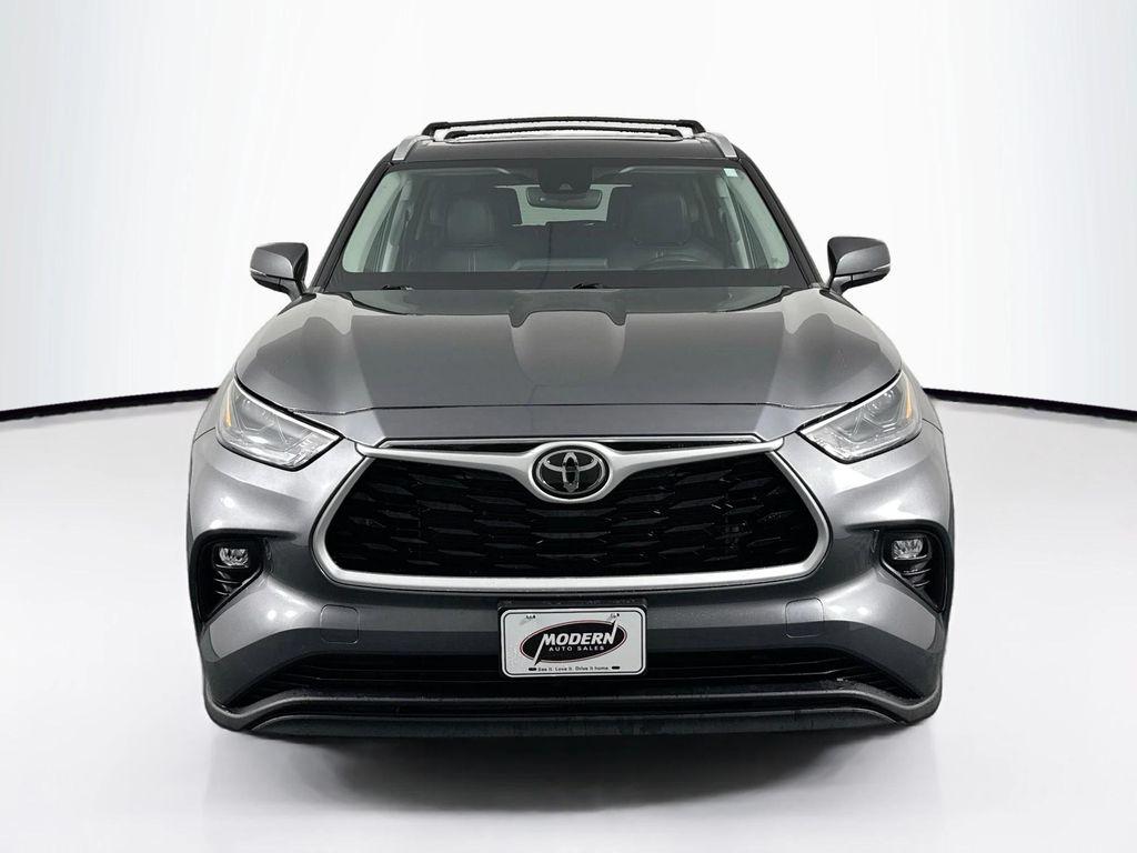 used 2022 Toyota Highlander car, priced at $34,980