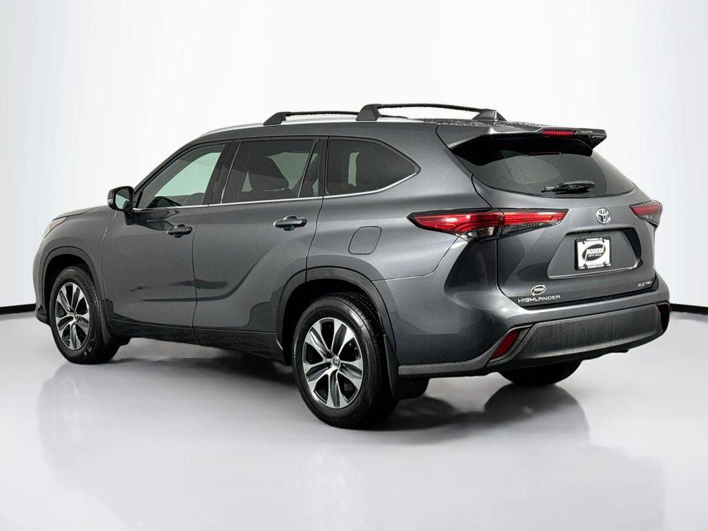 used 2022 Toyota Highlander car, priced at $34,980