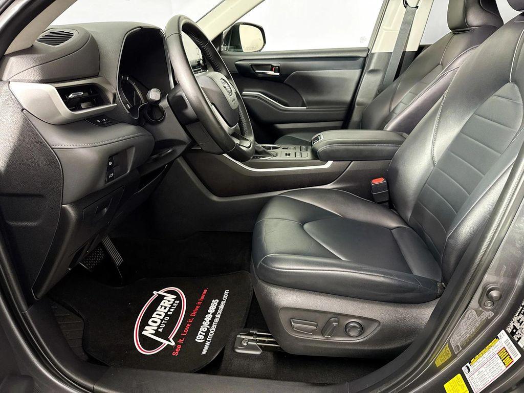 used 2022 Toyota Highlander car, priced at $34,980