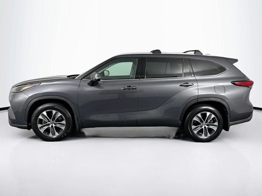used 2022 Toyota Highlander car, priced at $34,980