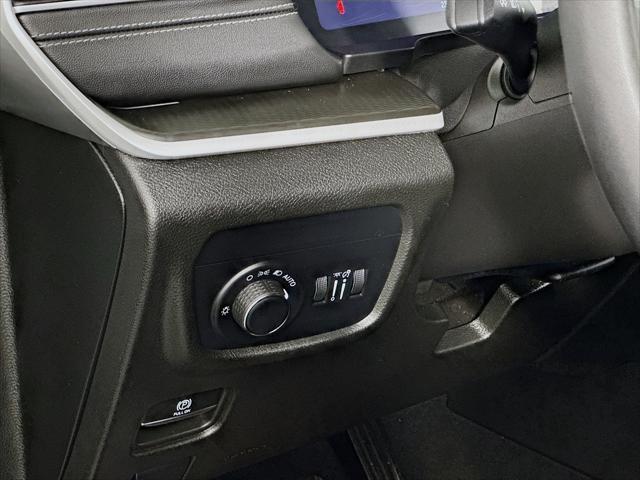 used 2023 Jeep Grand Cherokee car, priced at $34,980