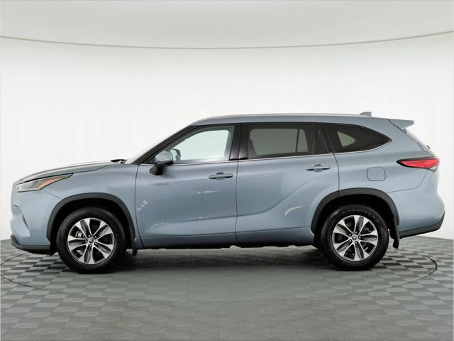 used 2021 Toyota Highlander Hybrid car, priced at $34,980