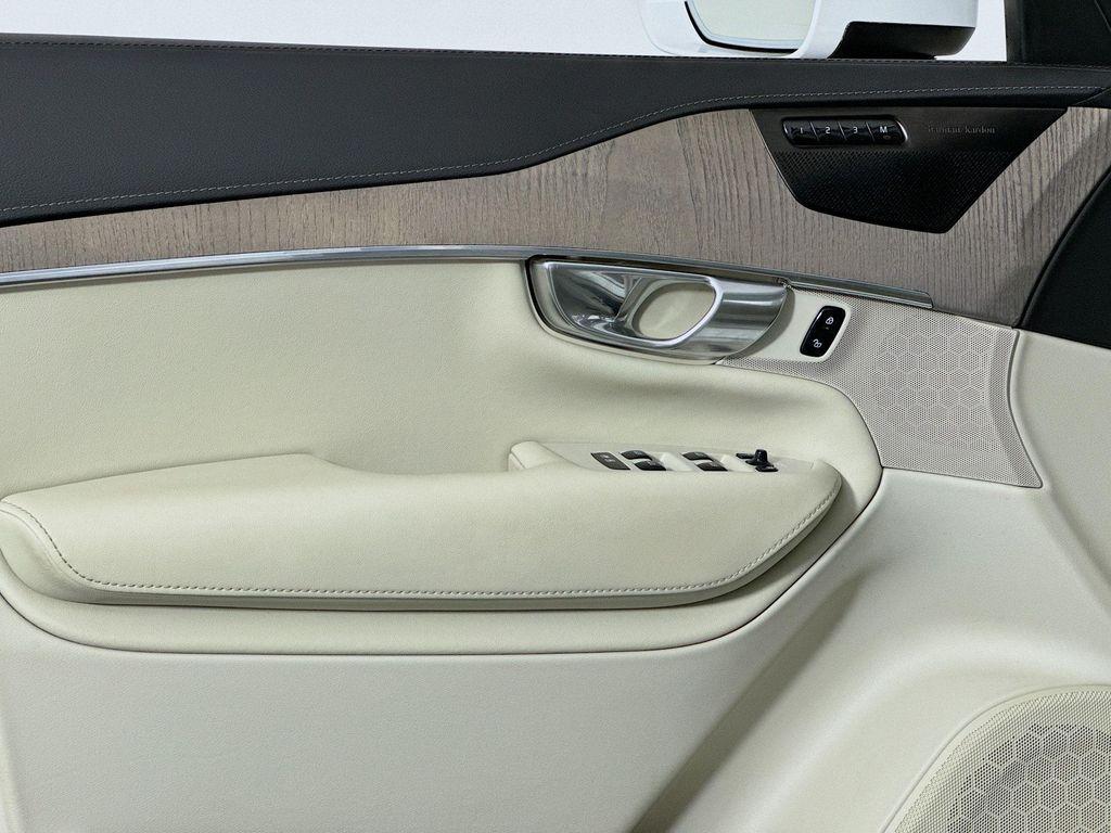 used 2022 Volvo XC90 car, priced at $41,980