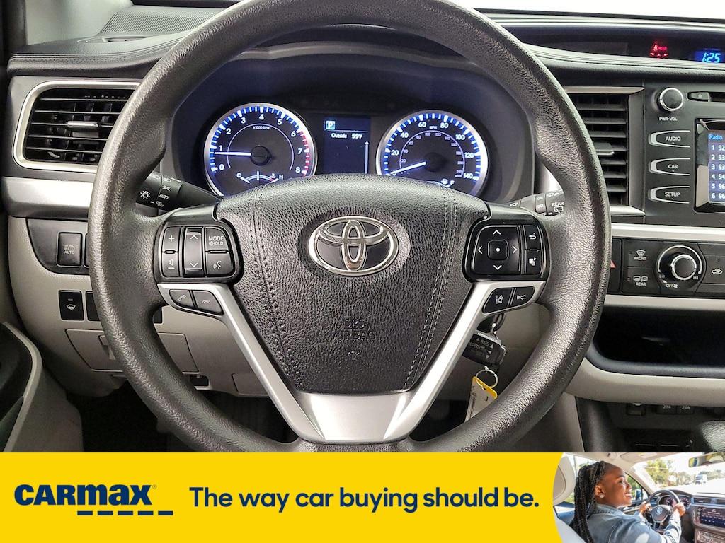used 2019 Toyota Highlander car, priced at $27,998