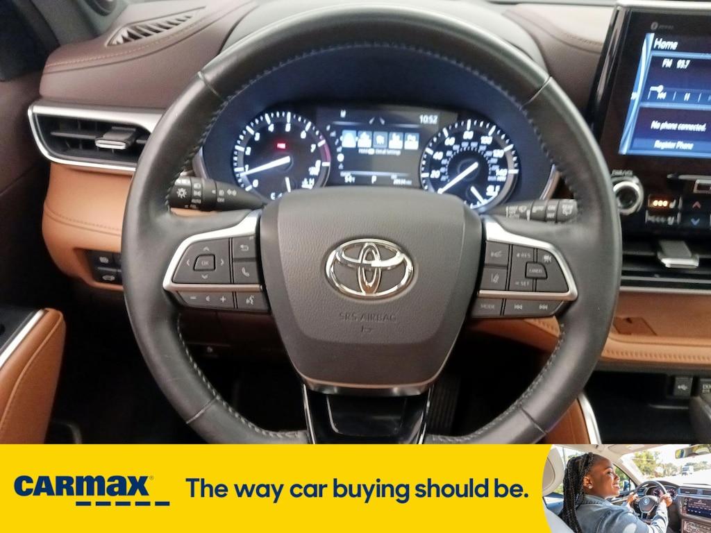 used 2021 Toyota Highlander car, priced at $41,998