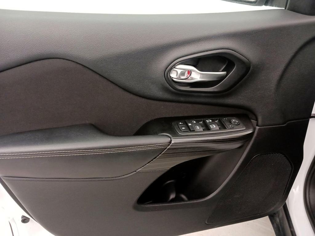 used 2014 Jeep Cherokee car, priced at $12,998