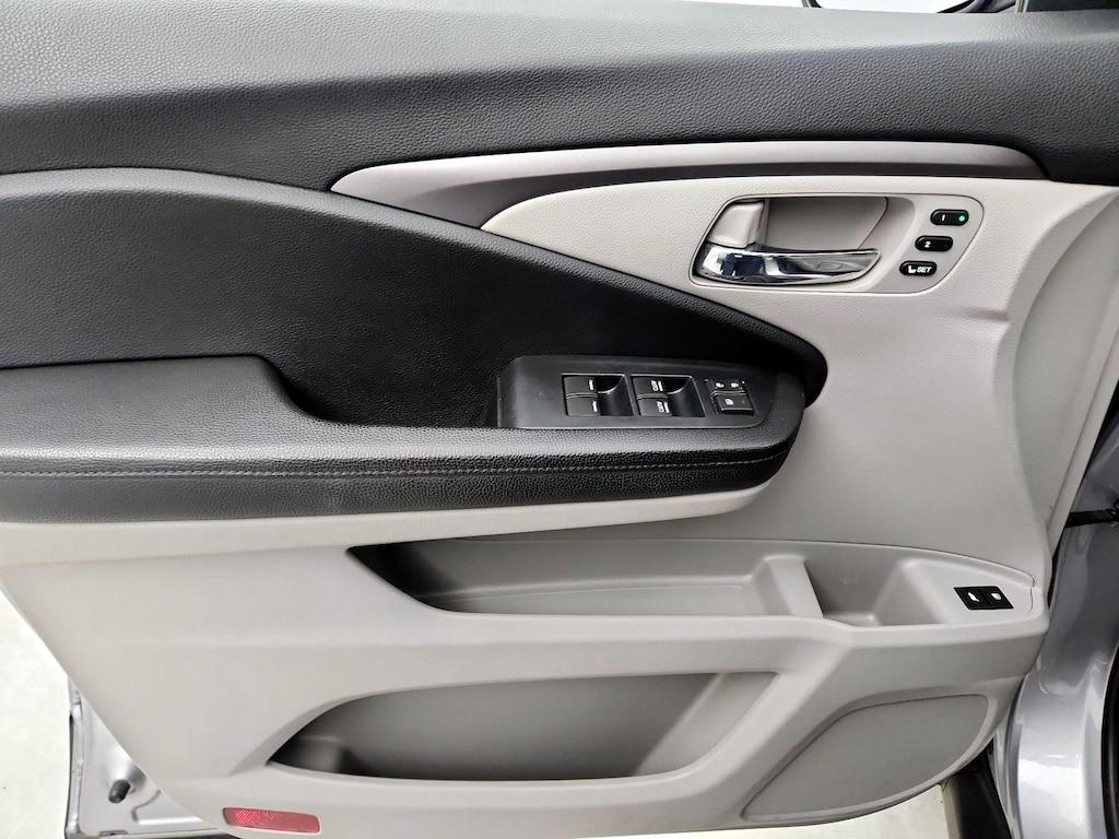 used 2021 Honda Pilot car, priced at $27,998