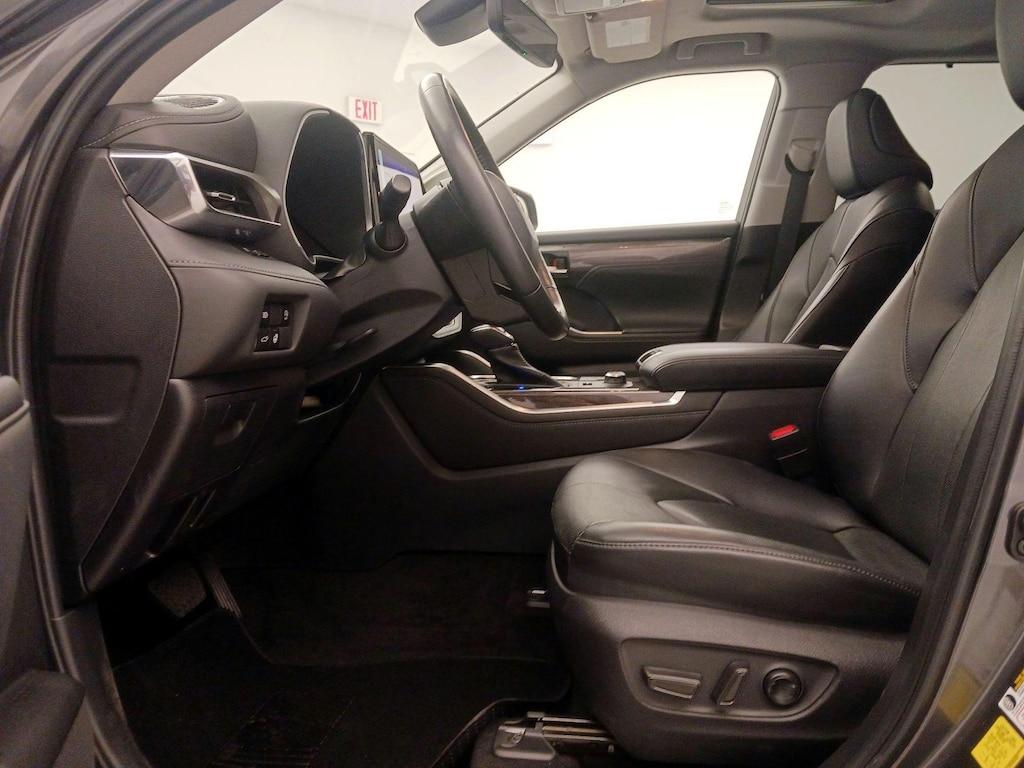 used 2023 Toyota Highlander car, priced at $46,998