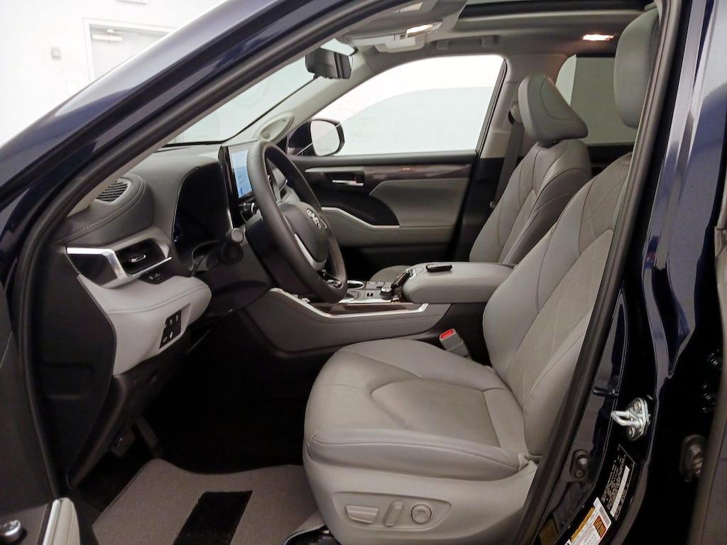 used 2024 Toyota Highlander car, priced at $50,998