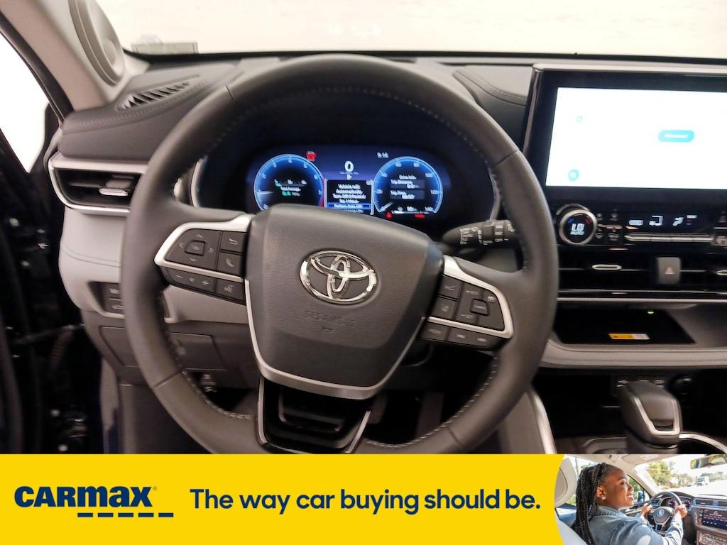 used 2024 Toyota Highlander car, priced at $50,998