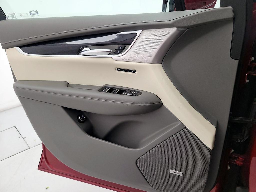 used 2022 Cadillac XT6 car, priced at $35,998