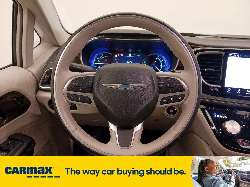 used 2021 Chrysler Pacifica Hybrid car, priced at $34,998