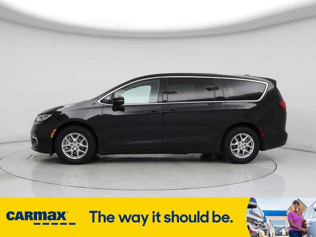 used 2023 Chrysler Pacifica car, priced at $24,998