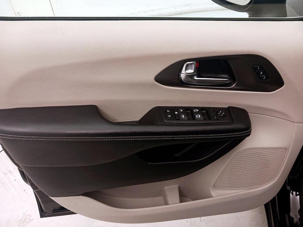 used 2023 Chrysler Pacifica car, priced at $24,998