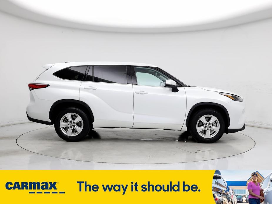 used 2022 Toyota Highlander car, priced at $31,998