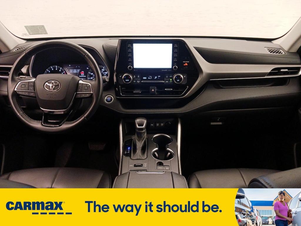 used 2021 Toyota Highlander car, priced at $34,998