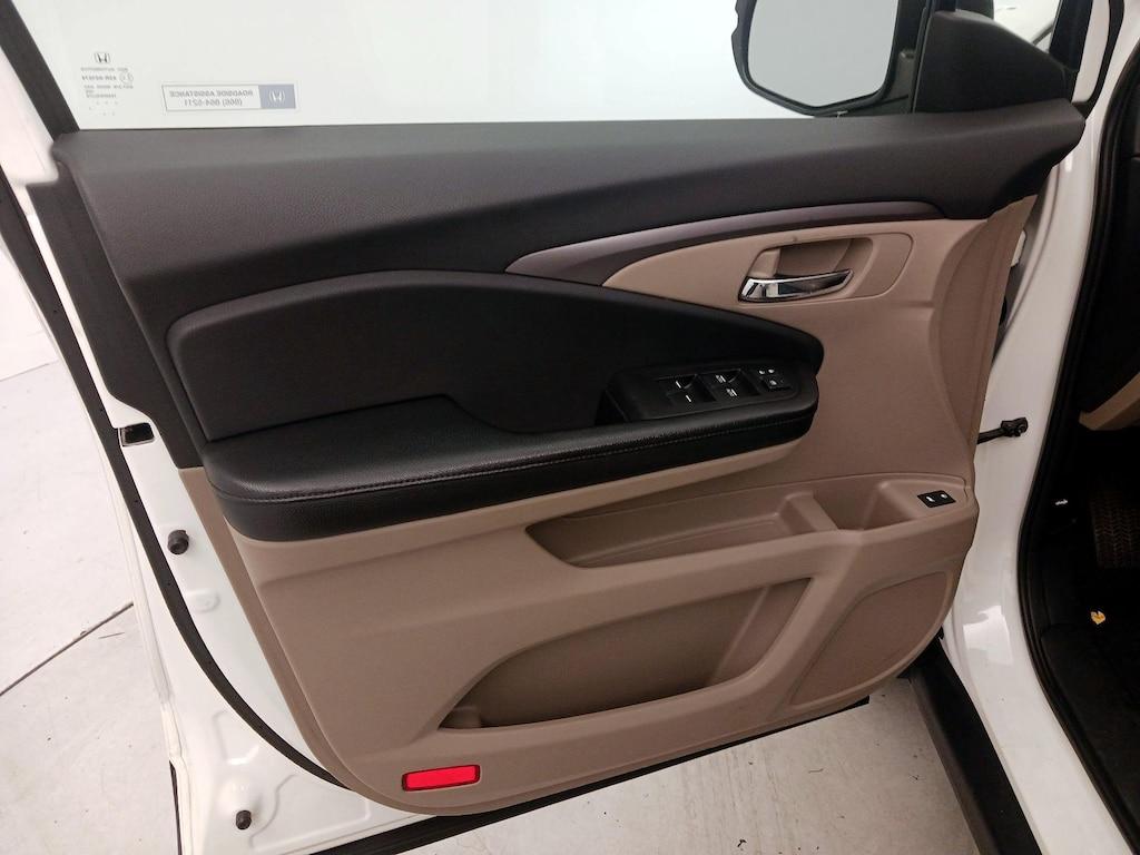 used 2017 Honda Pilot car, priced at $25,998